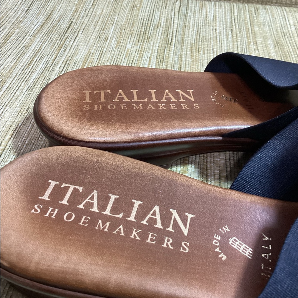 Italian Shoemakers Black and Tan Sandals - Picture 6 of 8